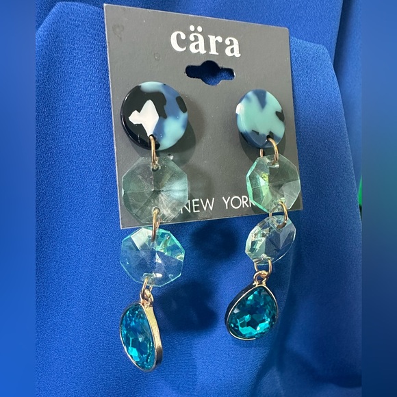 🎉 4/ $25 Cara, blue earrings - Picture 2 of 3